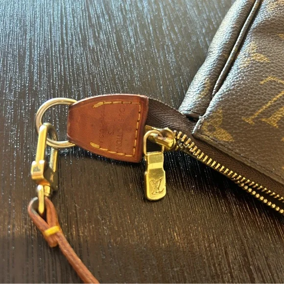 Louis Vuitton Monogram Pochette Accessories - Picture 13 of 15